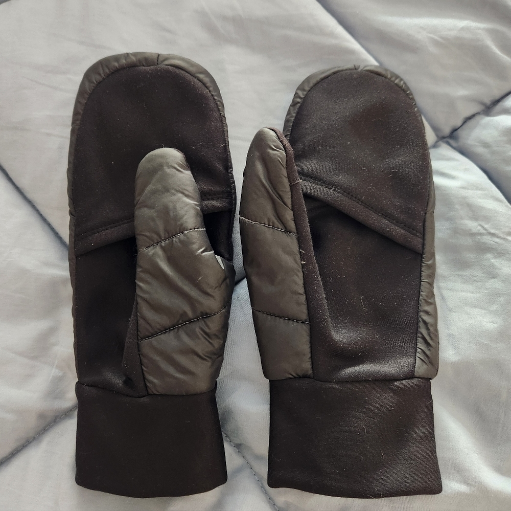 Target All In Motion winter puffer gloves